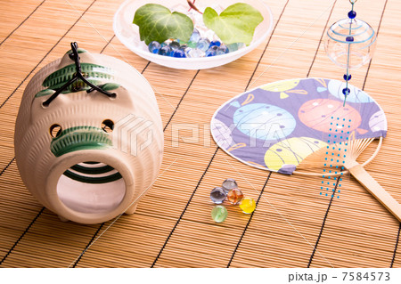 蚊遣り豚のある夏のイメージ 7584573