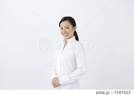 女性ポートレート 7587025