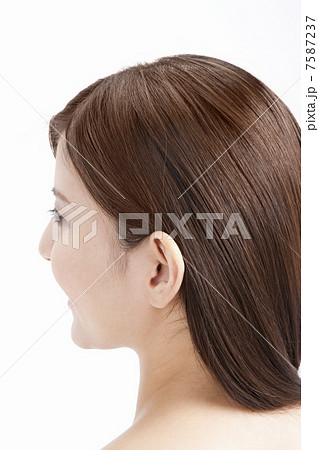 ストレートヘアーの女性 ストレートヘアーの女性 7587237