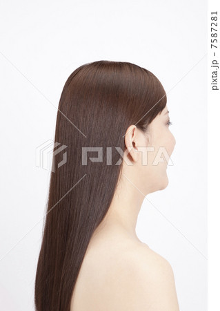 ストレートヘアーの女性 ストレートヘアーの女性 7587281