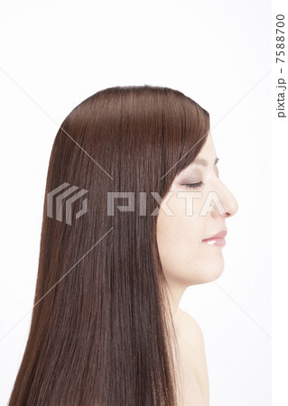 ストレートヘアーの女性 ストレートヘアーの女性 7588700