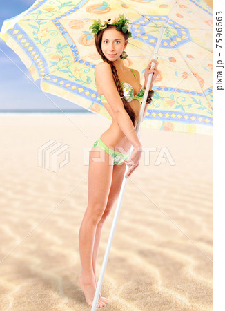 Portrait of young woman with sexy fit body 7596663