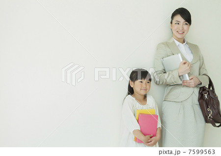 ワーキングマザー 7599563
