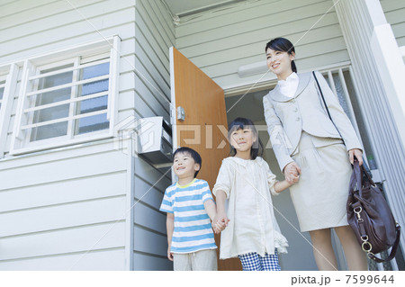 ワーキングマザー 7599644