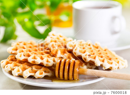 waffles with honey waffles with honey 7600018