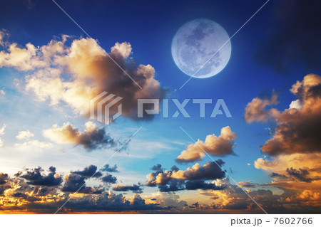 Sunset sky with a full moon Sunset sky with a full moon 7602766
