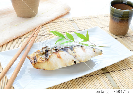 サワラの塩焼き サワラの塩焼き 7604717