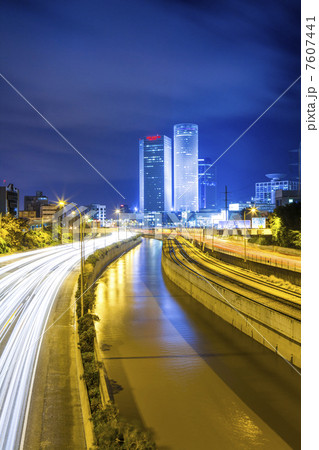 Tel Aviv at Night - Traffic on Ayalon freeway 7607441