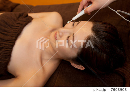 beauty-treatment clinic　撮影協力： 3BエステサロンLuki'A（麻布十番） 7608908