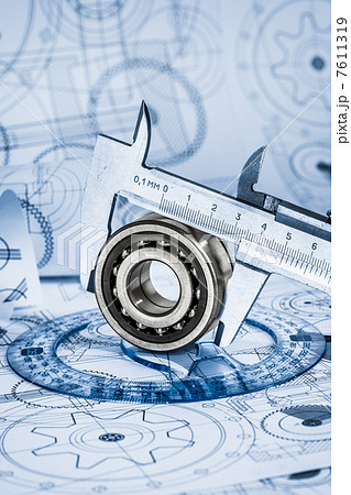 Technical drawings with the bearing 7611319