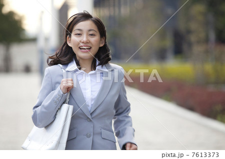 走るOL 走るOL 7613373