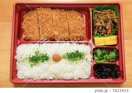 おいしいトンカツ弁当 おいしいトンカツ弁当 7623423