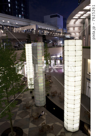 汐留シティセンター、光のオブジェ 7625261