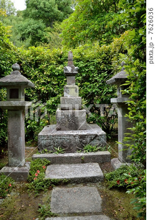 等持院、足利尊氏の墓 7626036