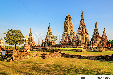 夕方のワット・チャイワッタナーラーム(タイ、アユタヤ) 7627365