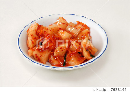 野菜 漬け物 大根 キムチ 大根キムチ 角切りキムチ 唐辛子 韓国 韓国料理 焼き肉の写真素材