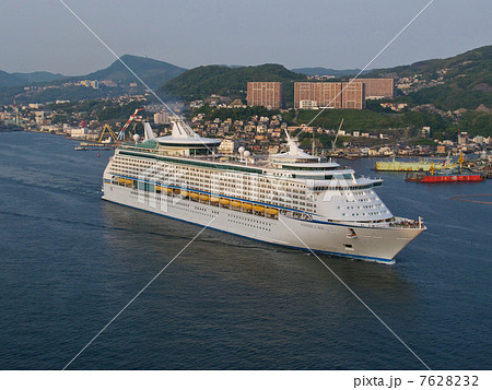 Voyager of the Seas (ボイジャー・オブ・ザ・シーズ)出港 2 Voyager of the Seas (ボイジャー・オブ・ザ・シーズ)出港 2 7628232