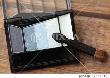 新品の寒色系アイシャドウとチップ 化粧品 新品の寒色系アイシャドウとチップ 化粧品 7633816