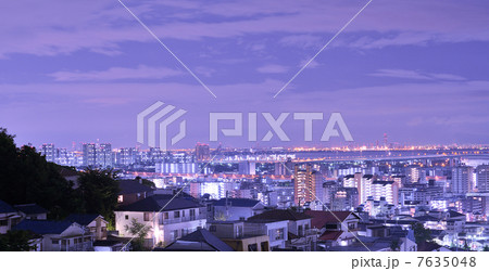 夜景-神戸市東部六甲山系中腹より大阪南港USJ方面を望む 夜景-神戸市東部六甲山系中腹より大阪南港USJ方面を望む 7635048