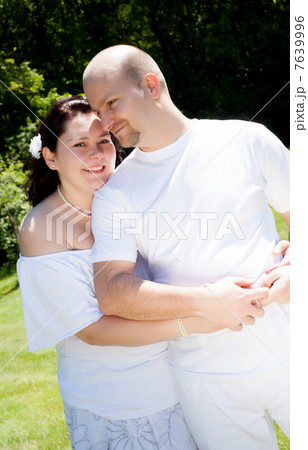 Happy lovers Happy lovers 7639996