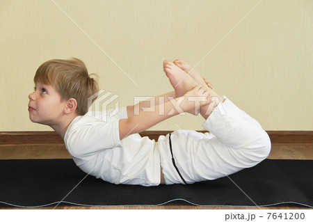 Baby yoga at home 7641200