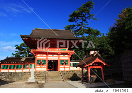 出雲日御碕神社楼門 7641591
