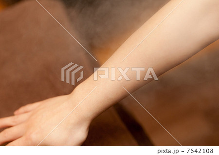 beauty-treatment clinic　撮影協力： 3BエステサロンLuki'A（麻布十番） 7642108