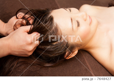 beauty-treatment clinic　撮影協力： 3BエステサロンLuki'A（麻布十番） 7648427