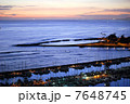 夕暮れ時のアラワイ・ボートハーバー 7648745