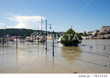 Budapest Hungary Danube Flood 2035 Budapest Hungary Danube Flood 2035 7652410