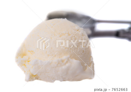 Vanilla ice cream scoop 7652663