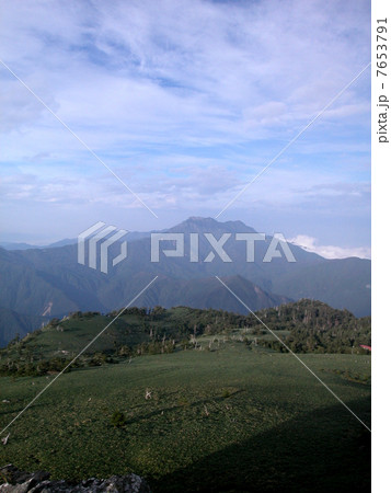 早朝の石鎚山 7653791