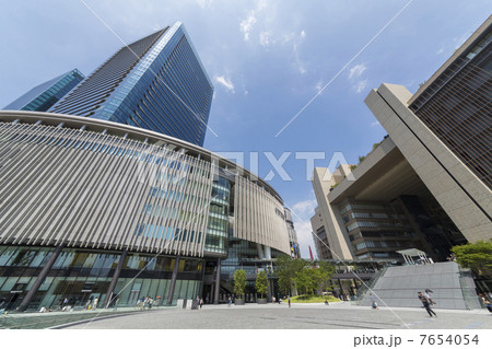 グランフロント大阪と大阪駅 7654054