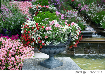 Beautiful flower bed Beautiful flower bed 7654964