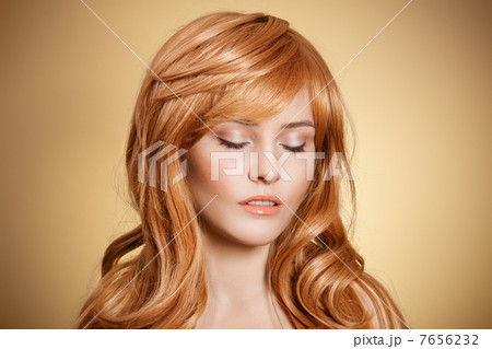 Beauty Portrait. Curly Hair Beauty Portrait. Curly Hair 7656232