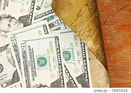 Dollars 7665036