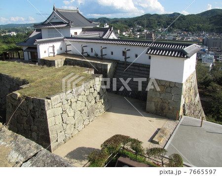 津山城・天守閣跡から見た備中櫓 7665597