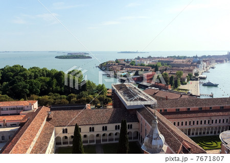 サン・ジョルジョ・マッジョーレ教会から望むベネチア 7671807