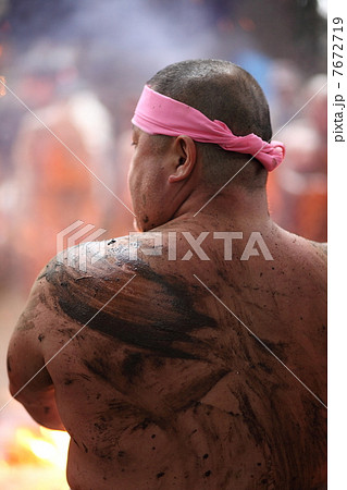 男の背中 7672719