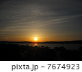海に沈む夕日 7674923