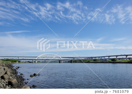 荒川に架かる五色桜大橋と江北ジャンクション 荒川に架かる五色桜大橋と江北ジャンクション 7681079