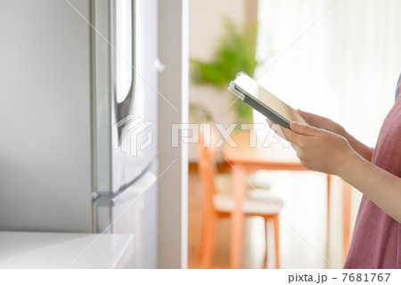 タブレットと主婦 タブレットと主婦 7681767