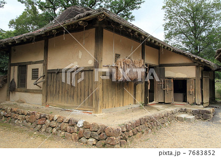 1920年代に建てられた韓国の農家 1920年代に建てられた韓国の農家 7683852