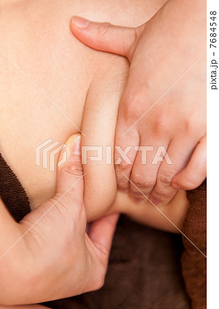 beauty-treatment clinic　撮影協力： 3BエステサロンLuki'A（麻布十番） 7684548
