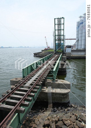 保存状態の名古屋港跳上橋 7688081