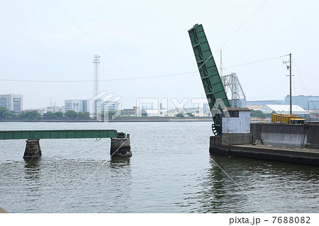 保存状態の名古屋港跳上橋 7688082