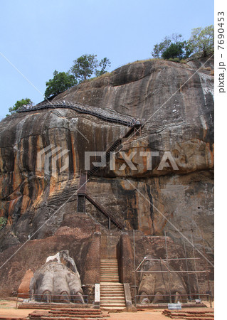 シーギリヤロック 7690453