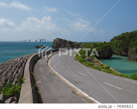 伊良部大橋 建築中 2013年7月 伊良部島より 伊良部大橋 建築中 2013年7月 伊良部島より 7690822