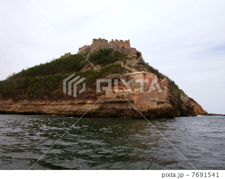 世界遺産　サン・ペドロ・デ・ラ・ロカ城 7691541