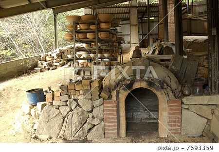 立杭焼きの窯元 7693359